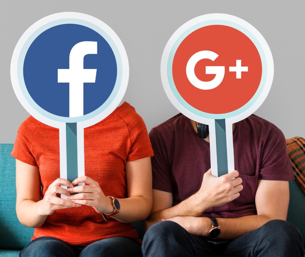 social media marketing vs social media management